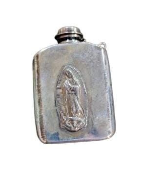 Botella de agua bendita